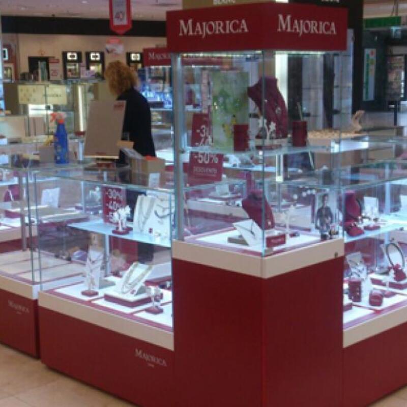 Rotulaciones y Vinilos PLV, escaparates y mostradores